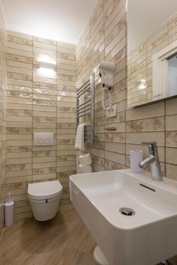 & Palmotta Guest house